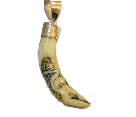 Woman’s Anatomy Javelina Tooth Pendant (Colmillo de Jabali)