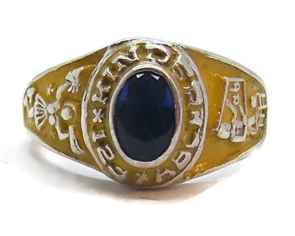 .925 STERLING SILVER KINDER GRADUATION RING.