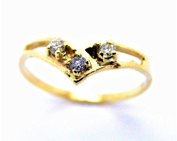 14K YELLOW GOLD LADIES THREE DIAMOND RING