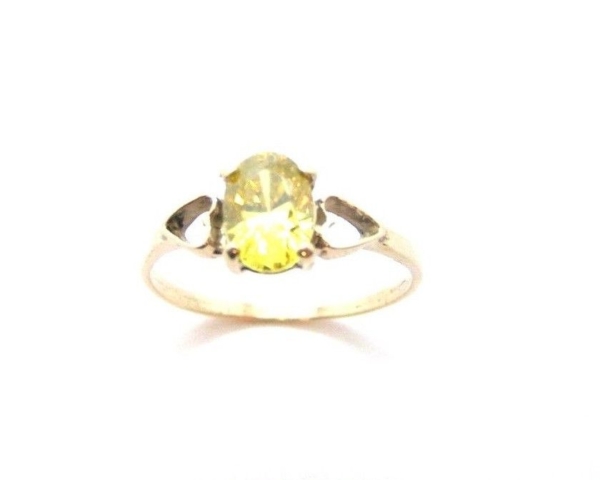 14K YELLOW GOLD LADIES RING SINGLE STONE