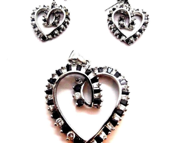 SET OF EARRINGS/PENDANT IN HEART SHAPE WITH CLR/ BLK STONES .925 STERLING SILVER