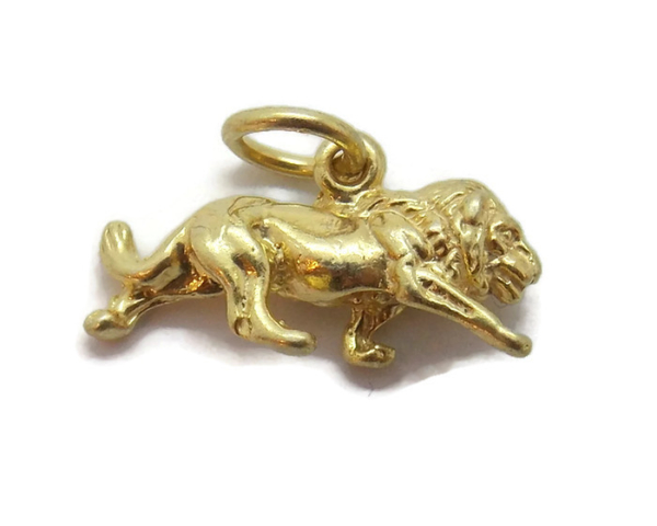 Lion Charm Pendant Yellow Gold!!