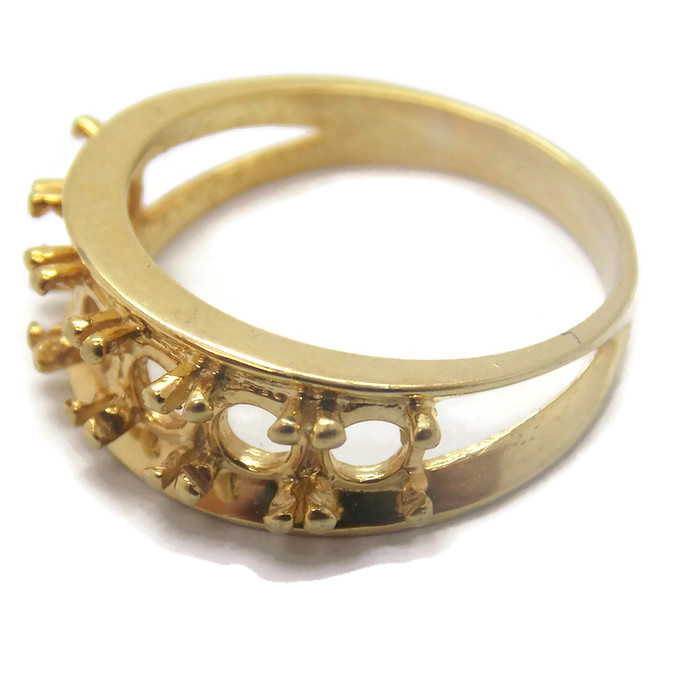 14K YELLOW GOLD SIX STONE MOTHER'S RING!!