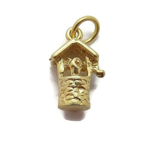 14K YELLOW GOLD WISHING WELL CHARM PENDANT!!