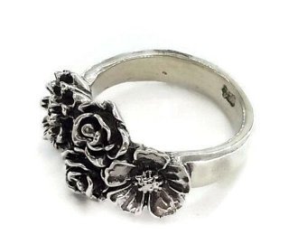 Women's Flowers In A Cluster Design Vintage .925 Sterling Silver Ring!!