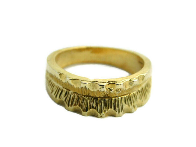 14k Yellow Gold Ladies Ring !!