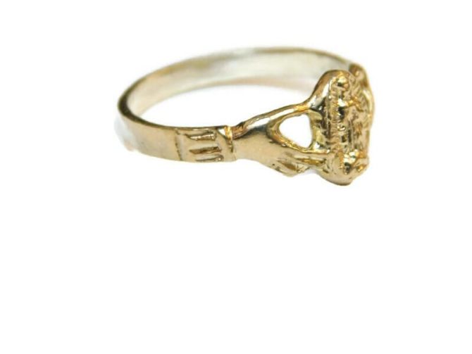 14k Solid Yellow Gold Virgin Mary Held by Hands Band Ring!! - Image 2