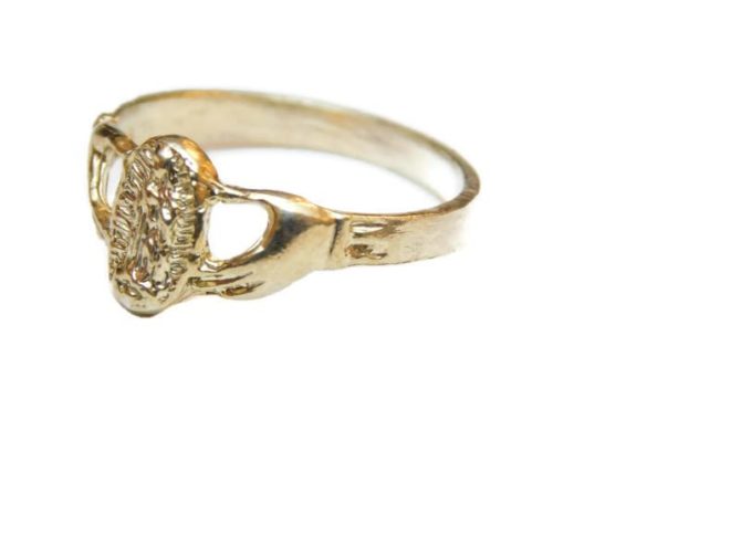 14k Solid Yellow Gold Virgin Mary Held by Hands Band Ring!! - Image 4