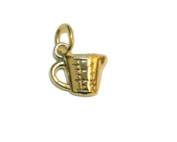 Measuring Cup Charm Pendant 14k Yellow Gold