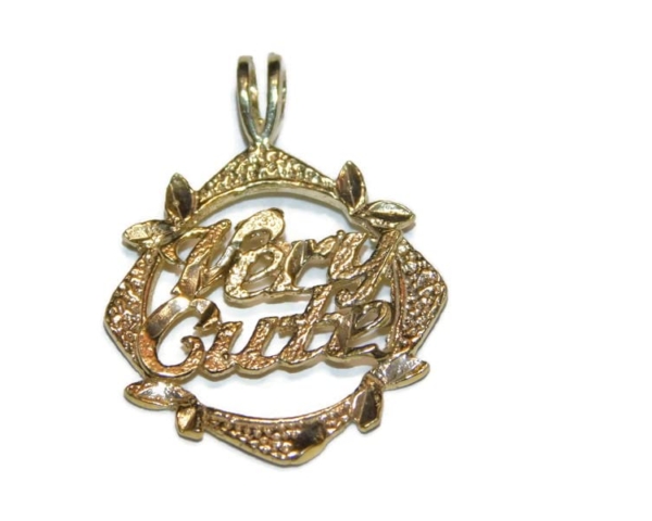 Very Cute Medallion Pendant 14k Yellow Gold