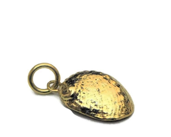 2D Conch 14k Yellow Gold Pendant!!