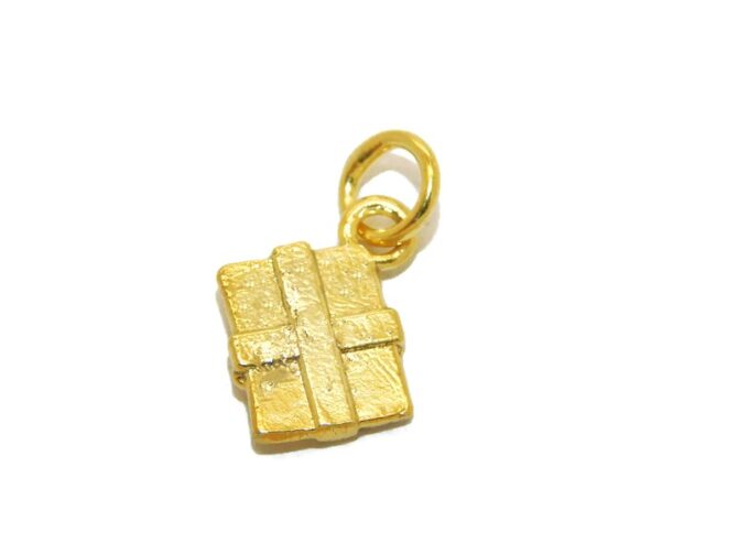 14K Christmas Present Yellow Gold Pendant Charm - Image 3
